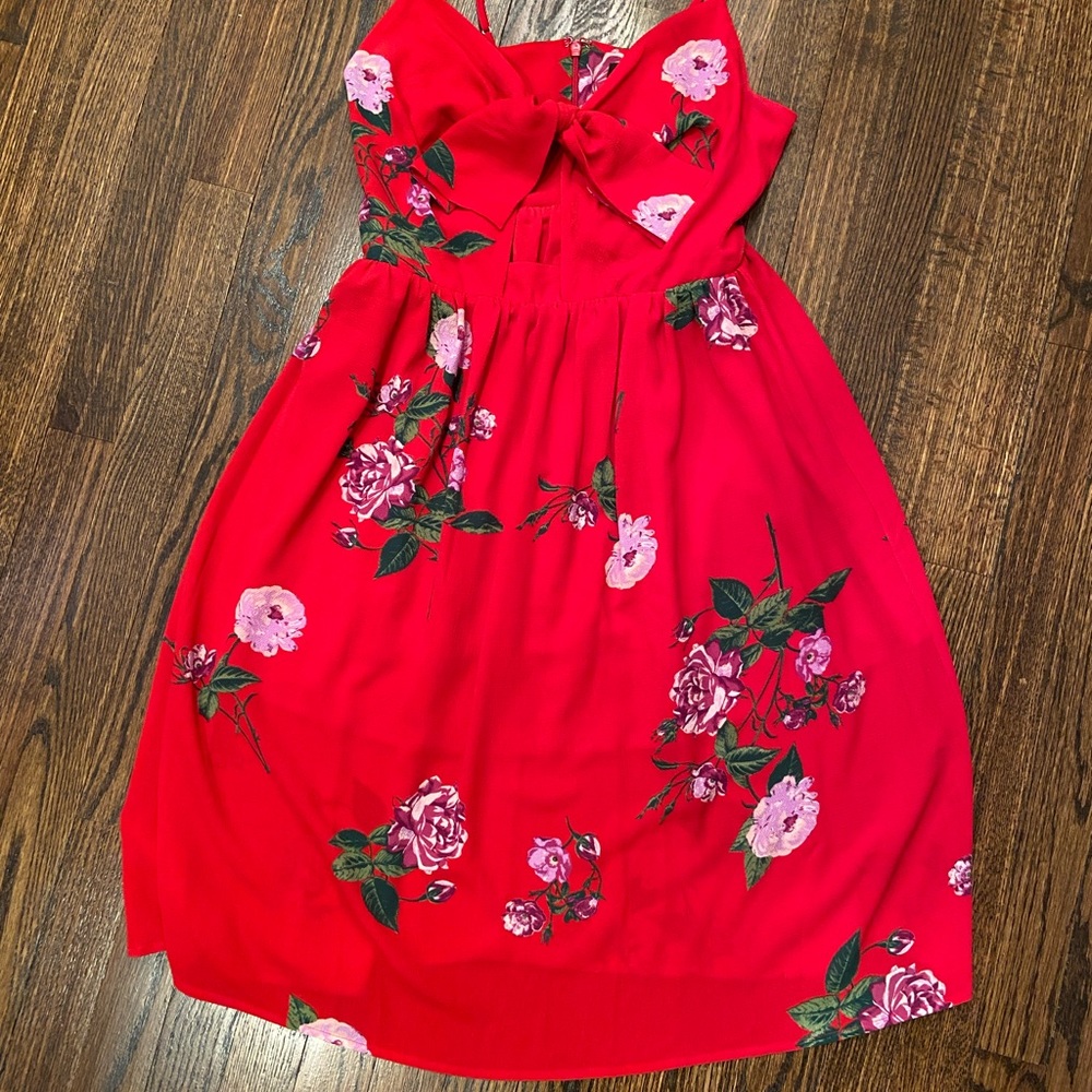 Floral Dress with keyhole cutout chest